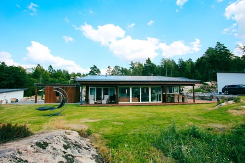 Modern cabin with a panoramic view of the Oslo Fjord House in Viken, Norway