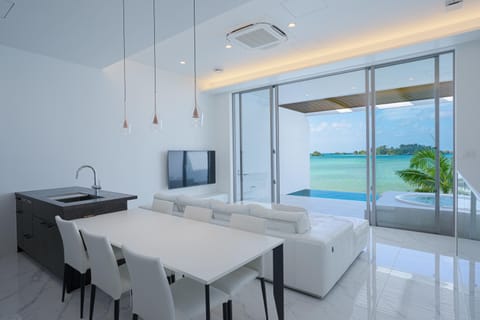 Natural landscape, TV and multimedia, Kitchen or kitchenette, Dining area