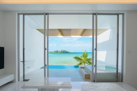 Pool view, Sea view