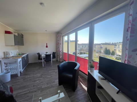 Photo of the whole room, Seating area, Dining area, kitchen