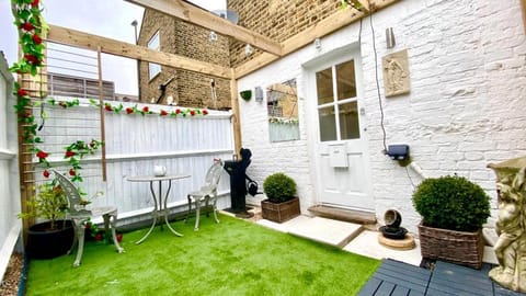 Modern and cosy studio flat Apartment in London Borough of Southwark