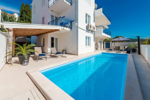 Deluxe Apartment Unique-With Private Heated Pool Condo in Cavtat