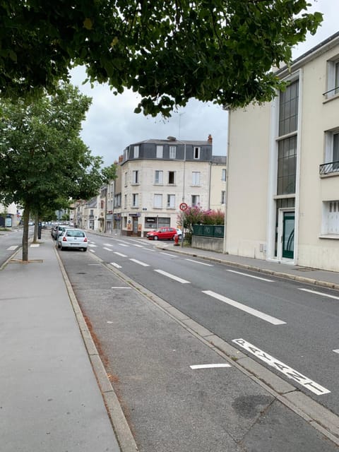 Neighbourhood, Street view