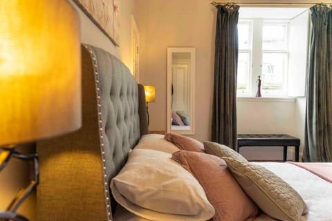 Spacious city centre apartment full of character Apartment in Inverness