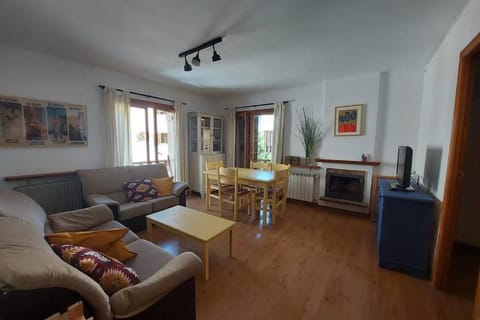 Casa Bihotz - Bonito y céntrico apartamento con garaje en Sallent Appartamento in Sallent de Gállego