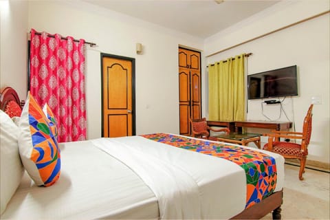 FabHotel Singh Suite Hotel in Gurugram