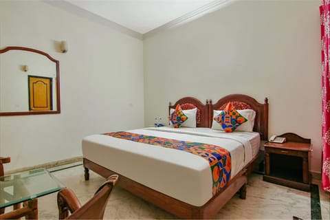 FabHotel Singh Suite Hotel in Gurugram