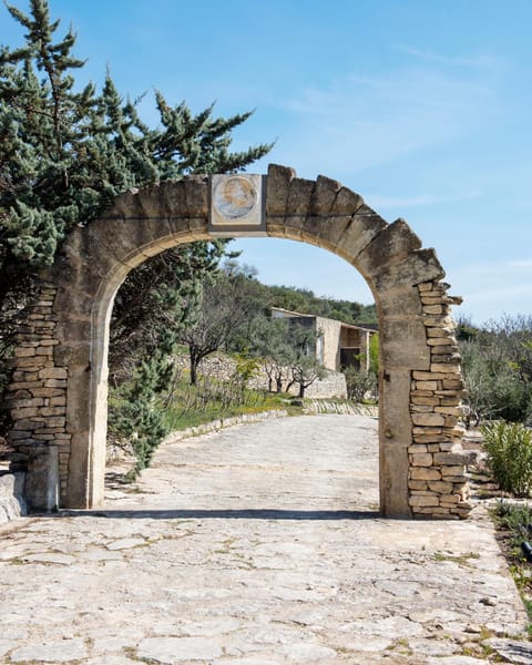 Les Milles Roches Bed and Breakfast in Gordes