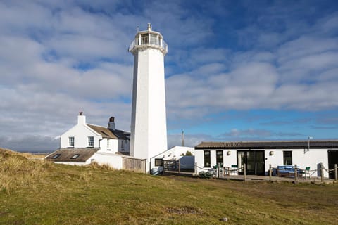 Finest Retreats - Walney Island Lighthouse Casa in Barrow-in-Furness