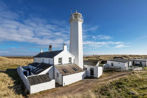 Finest Retreats - Walney Island Lighthouse House in Barrow-in-Furness