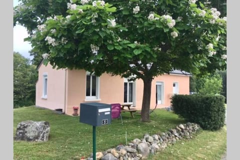 Maison de campagne avec jardin pour 2 à 5 personnes Casa in Lourdes
