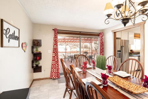 Sunny Family-Friendly - Home Away from Home! House in Thornton
