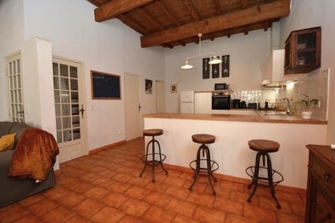 Dining area, kitchen