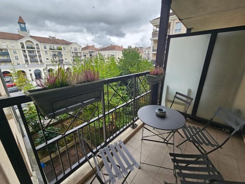 View (from property/room), Balcony/Terrace