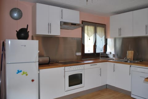 Day, Kitchen or kitchenette