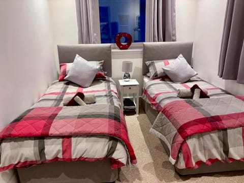 Stunning spacious Apartment on River Ness Apartment in Inverness