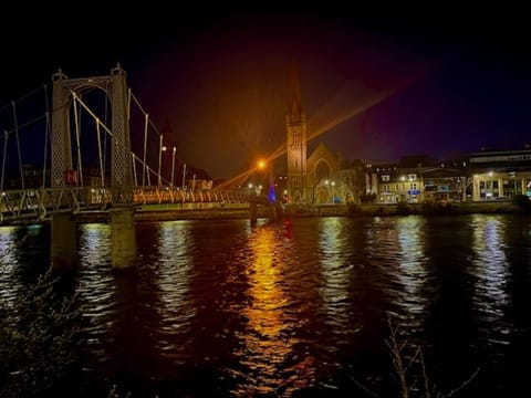 Stunning spacious Apartment on River Ness Apartment in Inverness