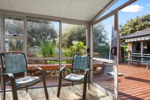 Fantails Roost - Bowentown Holiday Home house in Bay Of Plenty