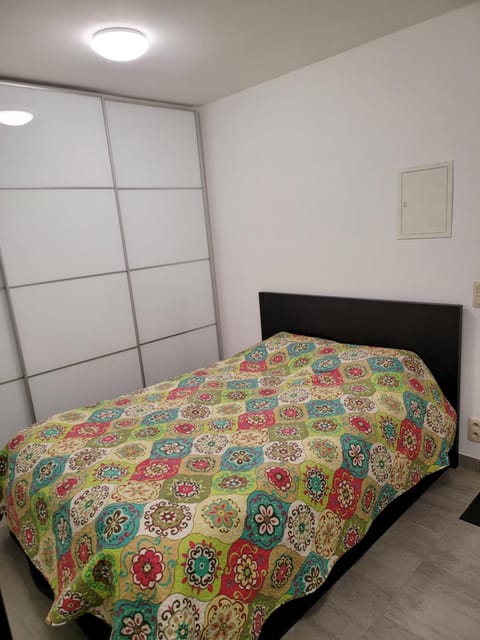 Studio 105 op zeedijk met frontaal zeezicht 1ste verdiep Apartment in Middelkerke