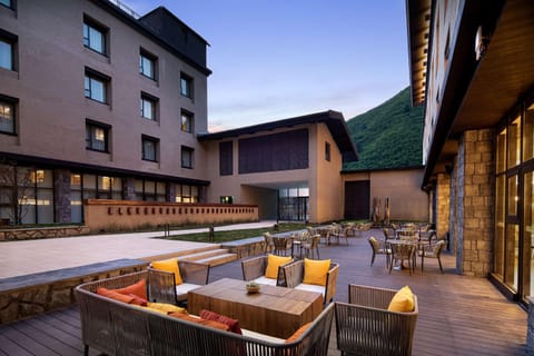 Hilton Garden Inn Jiuzhaigou Hotel in Sichuan