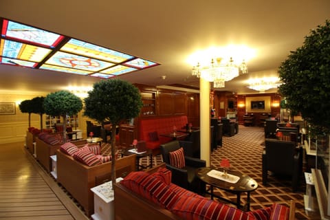 Communal lounge/ TV room, Lobby or reception