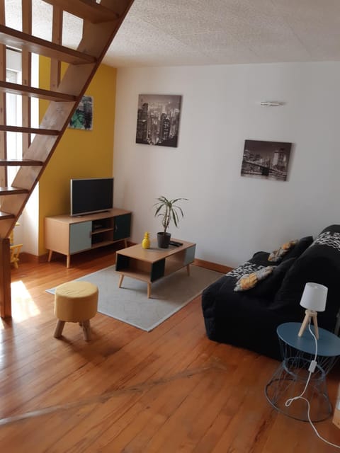 Communal lounge/ TV room, TV and multimedia, Living room, Seating area