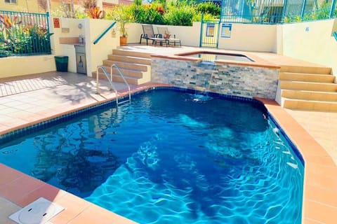 Tropical Oasis, Million Dollar Views, 2 Pools Apartamento in Airlie Beach