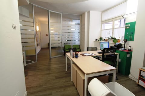 Staff, Lobby or reception, Decorative detail, Landmark view