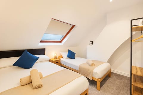 Duplex Apartment For Up to 13 Near City Centre Apartment in Cardiff