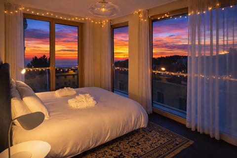 Bedroom, Sunset