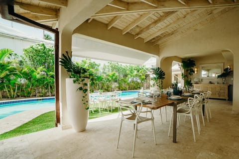 Luxury Villa on the Los Corales Beach, Playa Bavar Chalet in Punta Cana