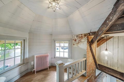 Luxury Loft in Historic Carriage House Apartamento in Kennett Square