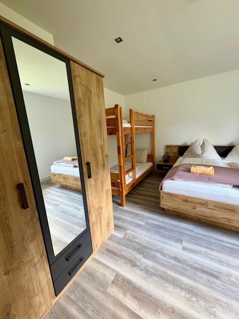 Bed, Bedroom, bunk bed