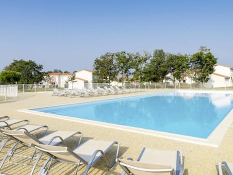 Maison 2 chambres au calme avec piscine, proche plages et commerces - FR-1-197-484 House in Château-d'Olonne