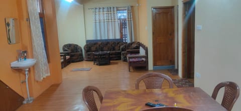Thakur Apartment Condominio in Shimla