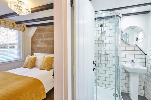 Host & Stay - Thimble Cottage House in Whitby
