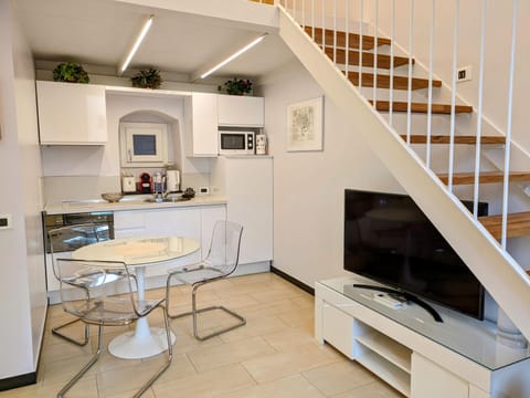 kaDevi Sanremo -centralissimo, parcheggio gratuito e bici a disposizione- Apartment in Sanremo