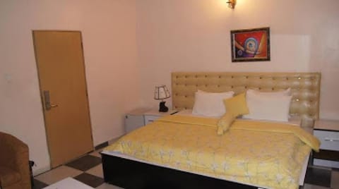 Room in Lodge - Royal View Hotel and Suites Bed and Breakfast in Lagos
