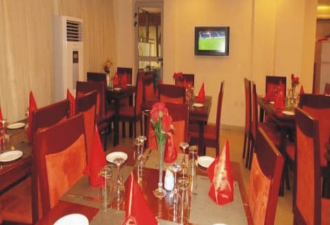 Room in Lodge - Ambassadors Hotel Ikoyi Übernachtung mit Frühstück in Lagos