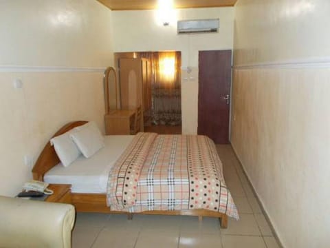 Room in Lodge - Bahamas Hotels International Übernachtung mit Frühstück in Abuja