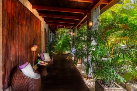 Bali Retreat Aruba -2 Pools,Cinema,Yoga,Cave House in Noord