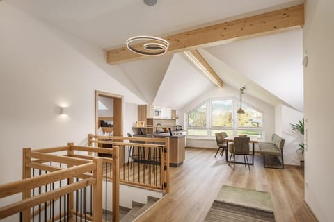 Dining area, kitchen