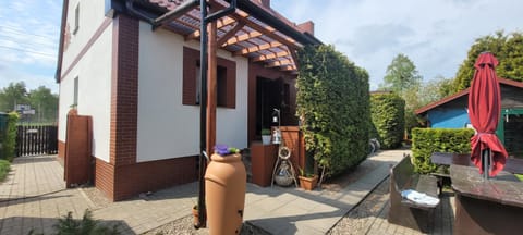 Property building, Patio, Day, Garden, Garden view