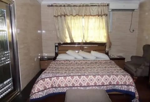 Room in Lodge - Cynergy Suites Apapa Alojamiento y desayuno in Lagos