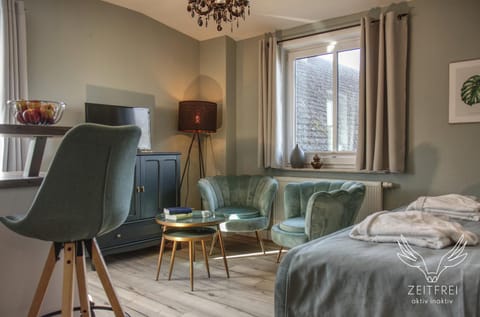 Living room, Dining area, Bedroom