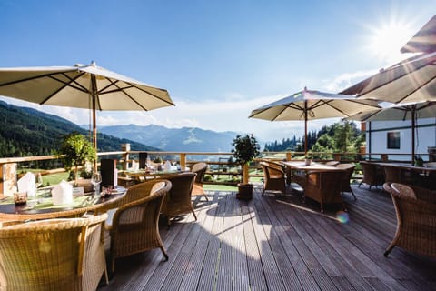 Balcony/Terrace, On site, Mountain view