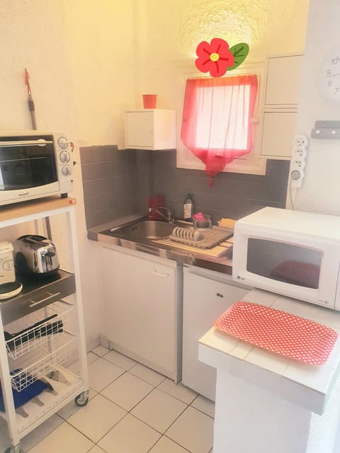 coquet Studio Classé Deux Étoiles, Balcon avec Table, et Wifi Apartment in Gréoux-les-Bains