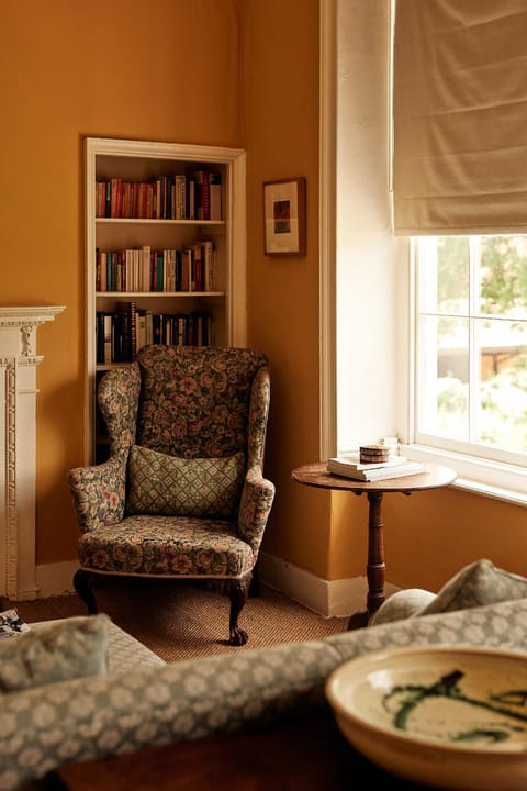 Library, TV and multimedia, Living room, Seating area