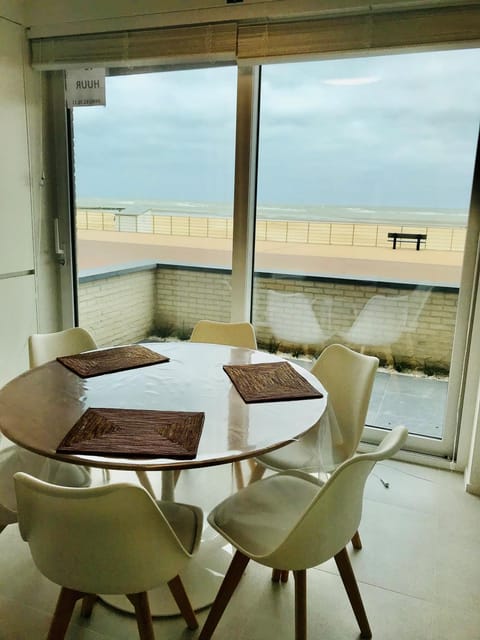 Zilverzand aan zee - frontaal zeezicht Apartment in Koksijde