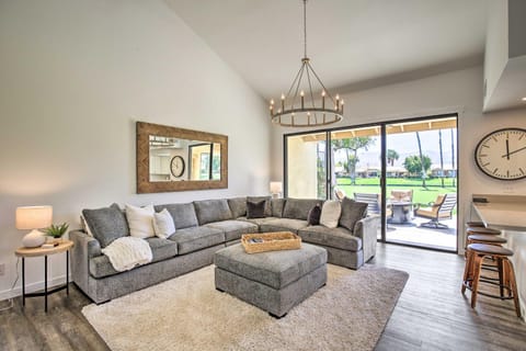 Palm Desert Escape with Patio, Grill and Fire Pit Wohnung in Palm Desert